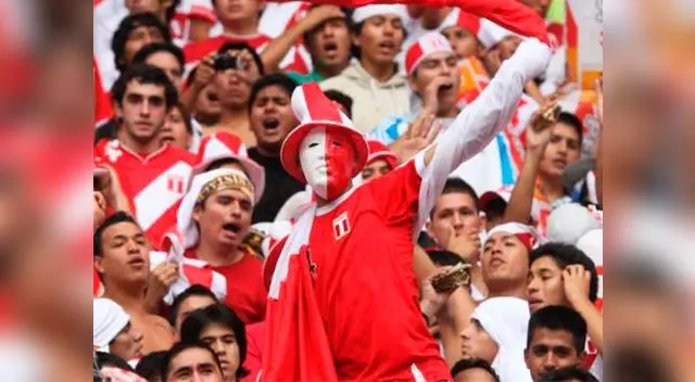 Proponen declarar el 24 de setiembre el día del hincha peruano. 