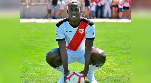 Luis Advíncula no pierde el titularato y se afianza en La Liga de España. Luis Advíncula no pierde el titularato y se afianza en La Liga de España.
