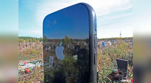 Joven es enterrada con una lápida en forma de iPhone y con su foto de fondo de pantalla