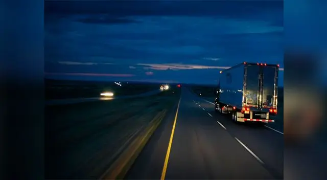 Maneja dentro del área iluminada y juzga las distancias