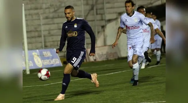 Cristal empató en la agonía del partido Cristal empató en la agonía del partido