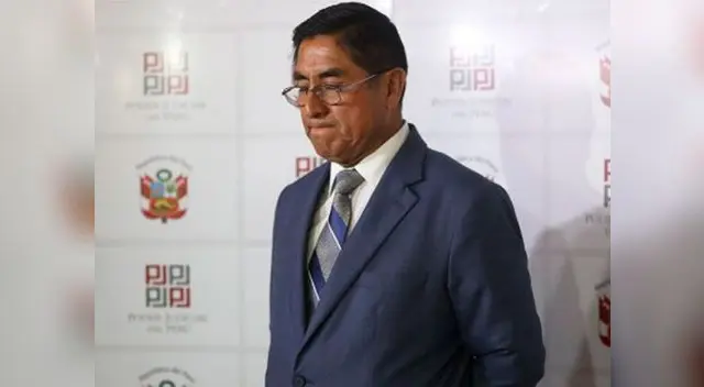 Aprueban destitución de César Hinostroza. 