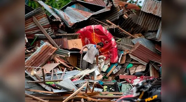 Casi 400 muertos dejó el terremoto y tsunami en Indonesia Casi 400 muertos dejó el terremoto y tsunami en Indonesia