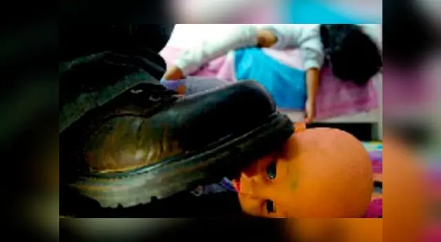 Sujeto violó a niña en el baño de hombres