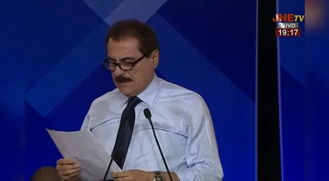 Julio Gagó sorprendió en el debate municipal Julio Gagó sorprendió en el debate municipal