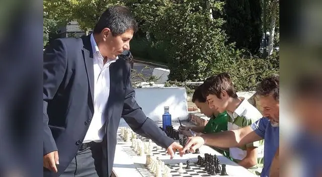 Ajedrecista peruano Julio Granda es elegido vicepresidente de la Federación Internacional de Ajedrez Ajedrecista peruano Julio Granda es elegido vicepresidente de la Federación Internacional de Ajedrez