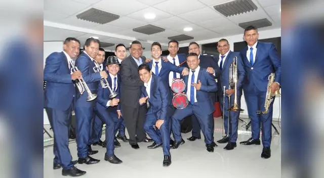 Martin Guevara con la nueva generación de la orquesta. Martin Guevara con la nueva generación de la orquesta.