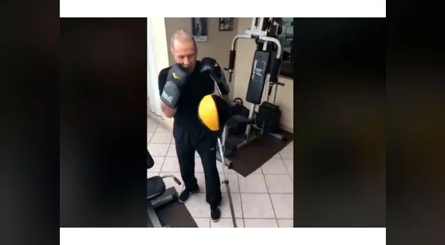 Ricardo Belmont practicó boxeo antes de partir a su lugar de votación