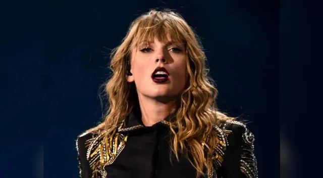 Artista abrió la ceremonia de los AMAs