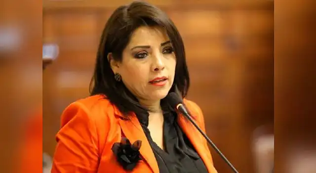 Alejandra Aramayo llora por detención de Keiko Fujimori Alejandra Aramayo llora por detención de Keiko Fujimori