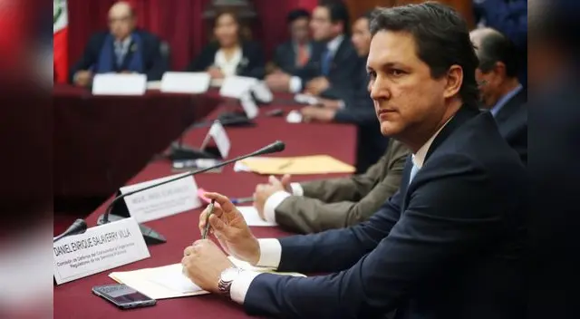 Presentarán moción de censura contra Daniel Salaverry Presentarán moción de censura contra Daniel Salaverry