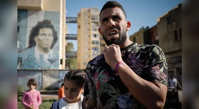 Carlos Tevez visitando el lugar de grabación 