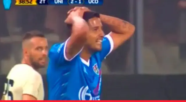 Reimond Manco ingresó en el segundo tiempo y fue expulsado