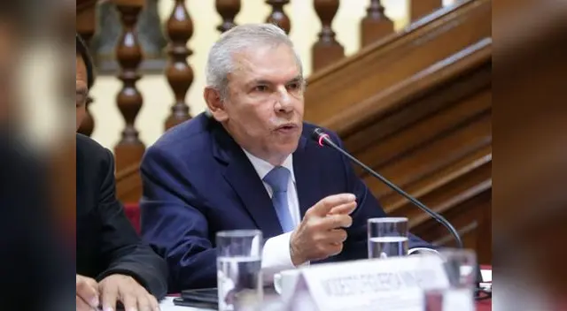 Luis Castañeda responde en el Congreso por alza de peajes 