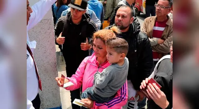 Venezolanos presentarán nuevamente pasaporte Venezolanos presentarán nuevamente pasaporte