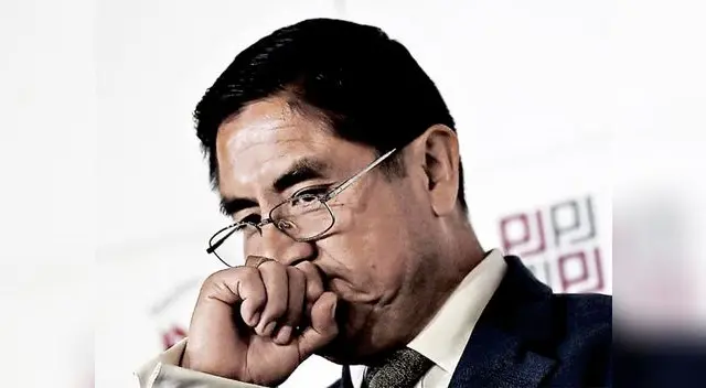 Dictan orden de captura contra César Hinostroza Dictan orden de captura contra César Hinostroza