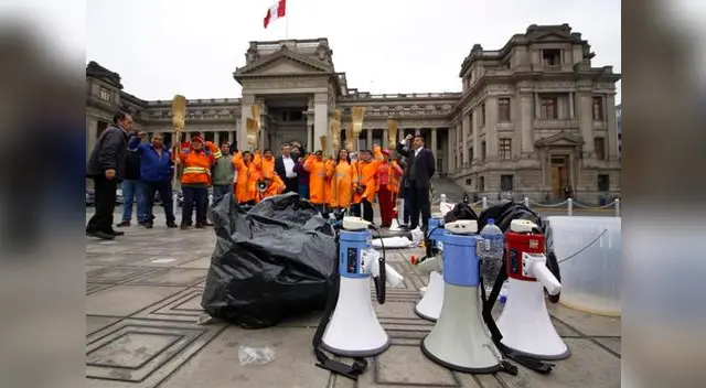 Trabajadoras de limpieza finalmente accederán a beneficios laborales | Foto: Natalia Roncal Trabajadoras de limpieza finalmente accederán a beneficios laborales | Foto: Natalia Roncal