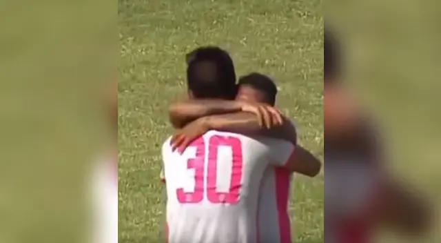 Osorio celebra su tanto en Moquegua Osorio celebra su tanto en Moquegua