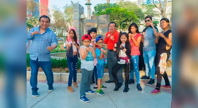 Manolo Rojas y sus pupilos "Los Vándalos del Humor"