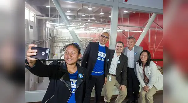 Niñas lideraron gerencias por un día Niñas lideraron gerencias por un día