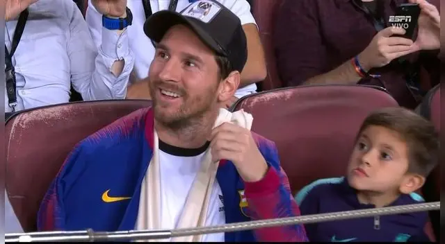 Messi feliz con su hijo Thiago Messi feliz con su hijo Thiago