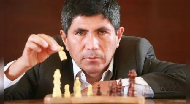 Julio Granda vence a Anatoly Karpov
