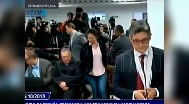 Keiko Fujimori llega en plena exposición de fiscal en audiencia Keiko Fujimori llega en plena exposición de fiscal en audiencia