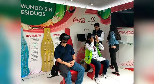 Niños y adultos aprendieron como mejorar el medio ambiente a través del reciclaje Niños y adultos aprendieron como mejorar el medio ambiente a través del reciclaje