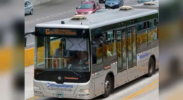Bus de metropolitano impactó con reja Bus de metropolitano impactó con reja