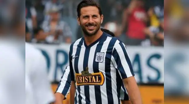 Claudio Pizarro celebra la victoria de Alianza Lima sobre Universitario