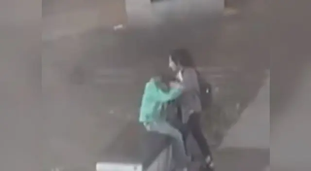 Mujer golpeó a su pareja pero fingió desmayo para no ser detenida Mujer golpeó a su pareja pero fingió desmayo para no ser detenida