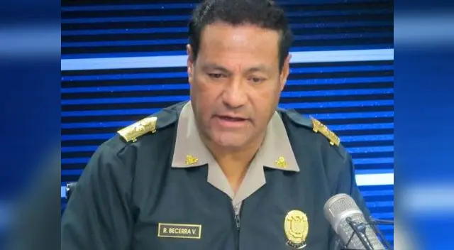 General PNP (r) Raúl Becerra Velarde en gavilla de tráfico de niños General PNP (r) Raúl Becerra Velarde en gavilla de tráfico de niños