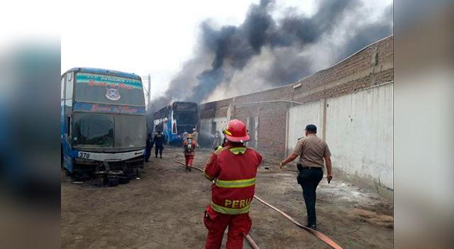 Estaban reparando los cuatro vehículos Estaban reparando los cuatro vehículos