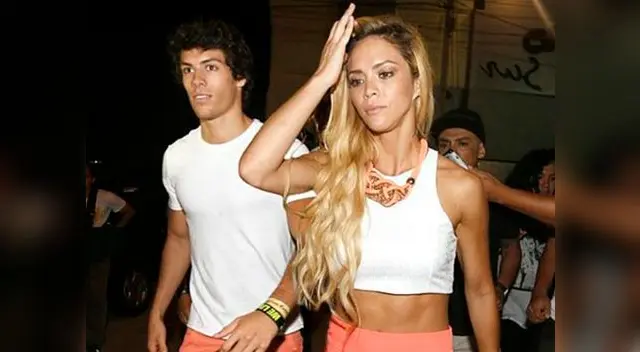 La rubia fue invitada a la inauguración de un nuevo local La rubia fue invitada a la inauguración de un nuevo local