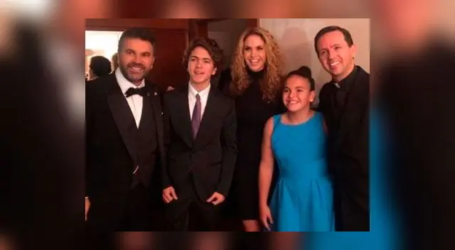 Hija de Lucero y Manuel Mijares junto a su bello hermano Hija de Lucero y Manuel Mijares junto a su bello hermano