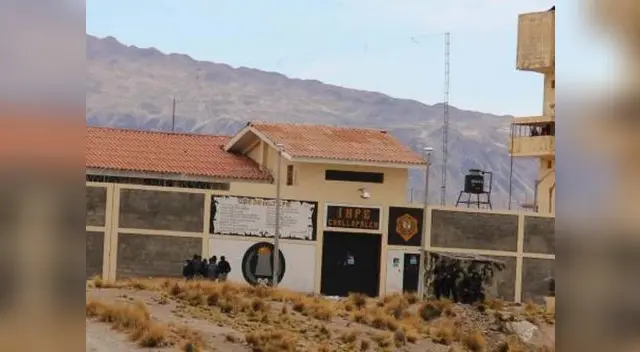 Challapalca se encuentra ubicado a 4800 msnm Challapalca se encuentra ubicado a 4800 msnm