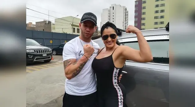 Parejita se tiene confianza