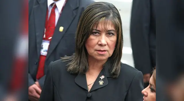 Martha Chávez defiende a Moisés Mamani y redes estallan