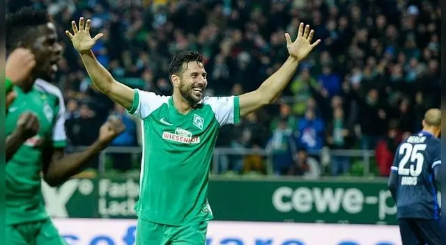 Futbolista peruano es galardonado en Alemania Futbolista peruano es galardonado en Alemania