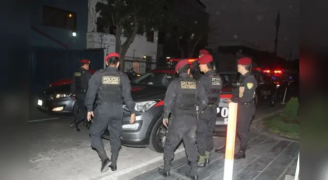 Banda despojó de sus pertenencias a 20 pasajeros