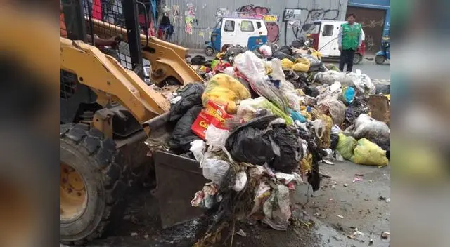 Retiran seis toneladas de basura de la Avenida Lima