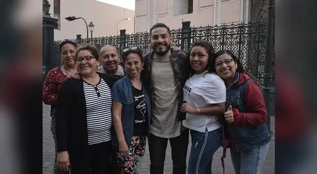 Le decían a Erick Elera que con el final de Joel en Al fondo hay sitio su carrera terminaría. Le decían a Erick Elera que con el final de Joel en Al fondo hay sitio su carrera terminaría.
