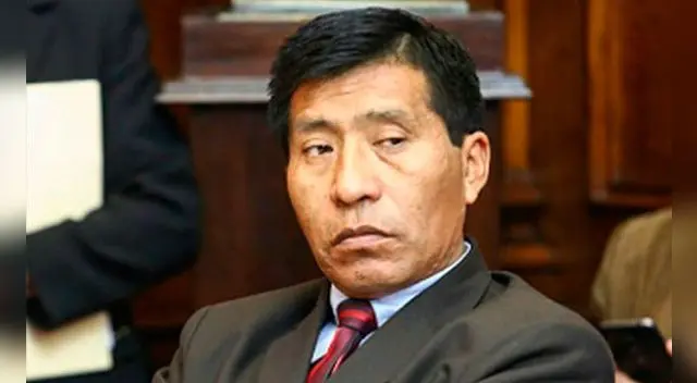 La Fiscalía pidió el levantamiento de la inmunidad parlamentaria del congresista Moisés Mamani La Fiscalía pidió el levantamiento de la inmunidad parlamentaria del congresista Moisés Mamani