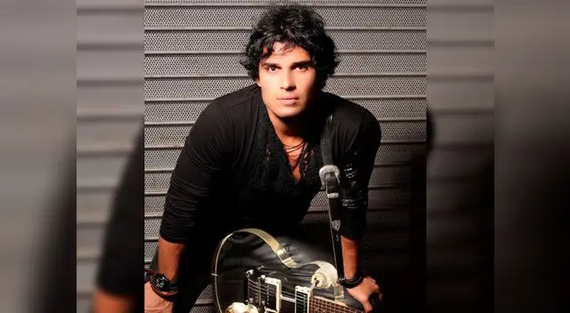 Pedro Suárez Vértiz utilizó su cuenta de Facebook para expresar la emoción que sentía por su imitador en Yo soy. Pedro Suárez Vértiz utilizó su cuenta de Facebook para expresar la emoción que sentía por su imitador en Yo soy.