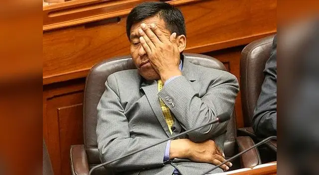 Peruanos quieren que Moisés Mamani sea desaforado