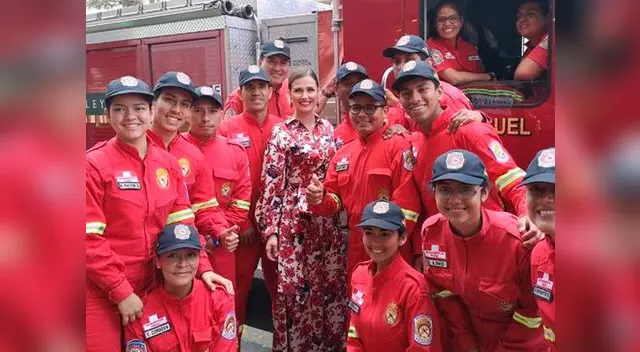 Con un corazón solidario Con un corazón solidario