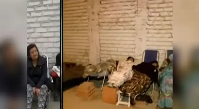 Padres de familia madrugaron frente a colegio en el distrito de Comas