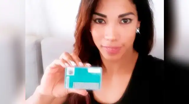 Karen Dejo llega temprano a cumplir con su deber cívico pero se lleva una sorpresa