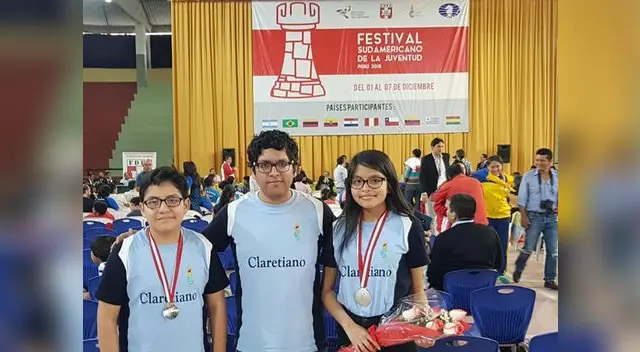 Stephanie Puppi, el Maestro FIDE Garri Pacheco y Sebastián Chauca