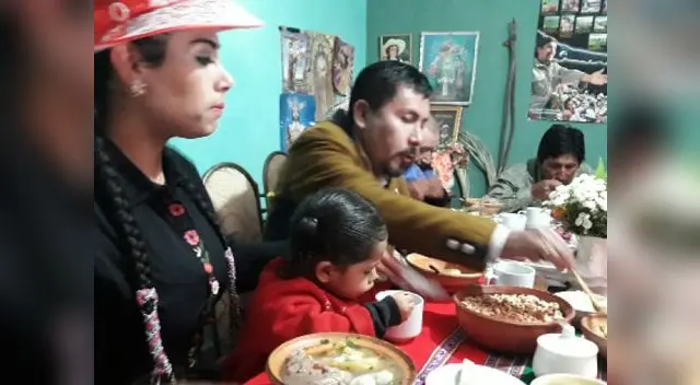 Elmer Cáceres inició el día tomando desayuno